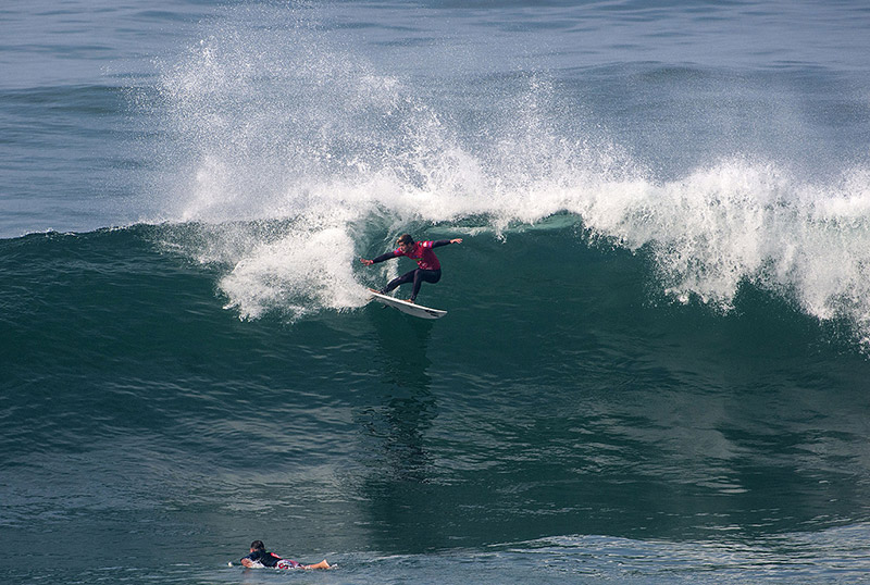 Argentina’s Santiago Muniz dominated his heat earing a 15.50 score, and is looking to reclaim the Gold Medal he won at the 2011 ISA World Surfing Games. Photo: ISA/Rommel Gonzales 